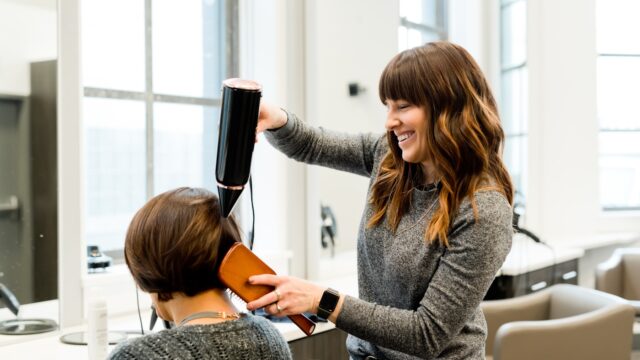 Elenya Salon Bild 5