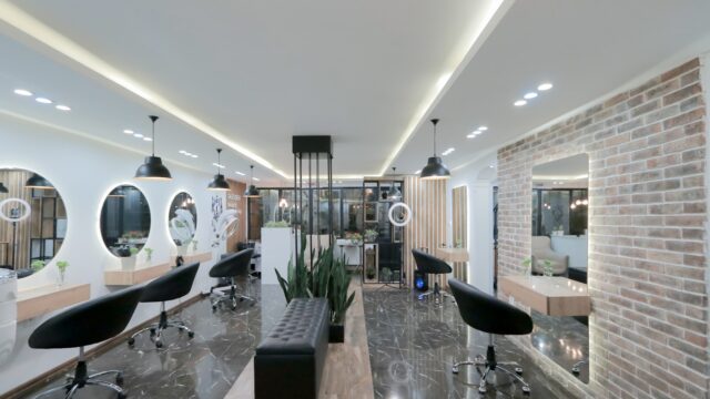 Elenya Salon Bild 6